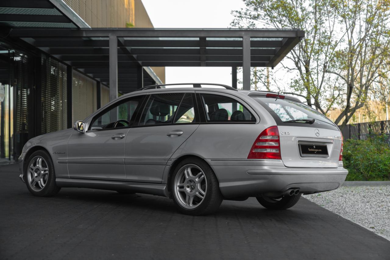 2002 Mercedes - Benz C32 AMG