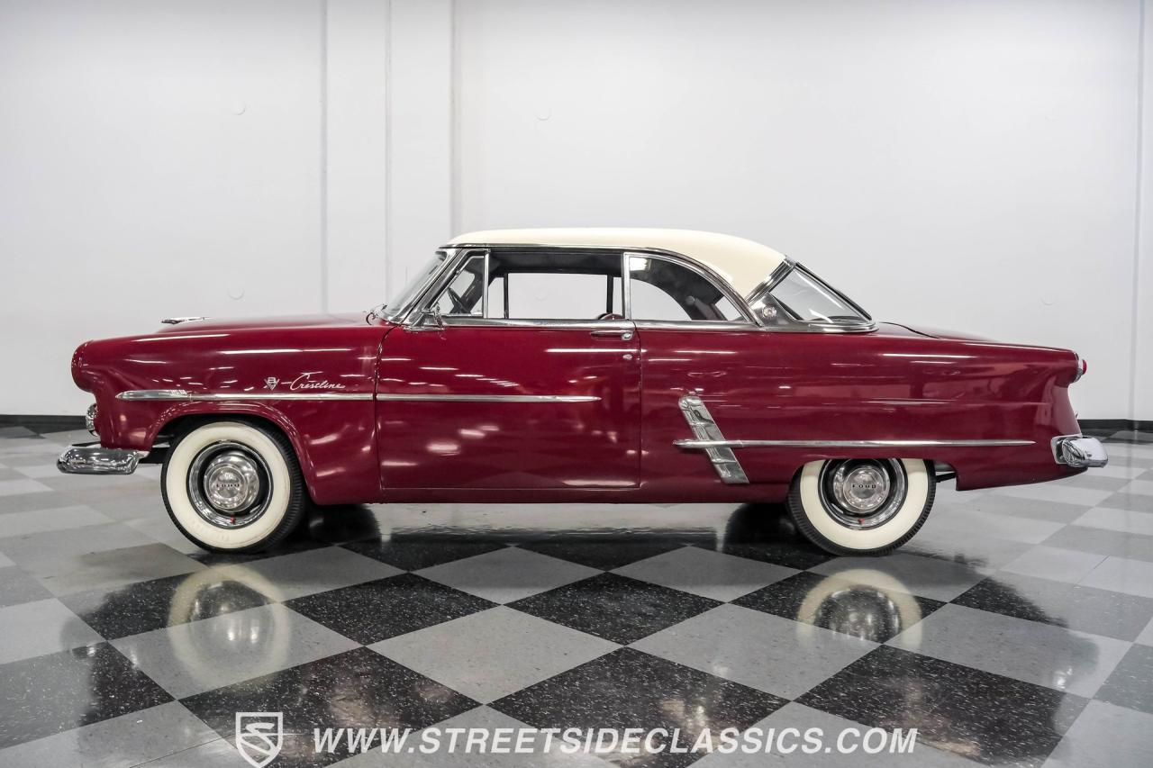 1952 Ford Crestline Victoria