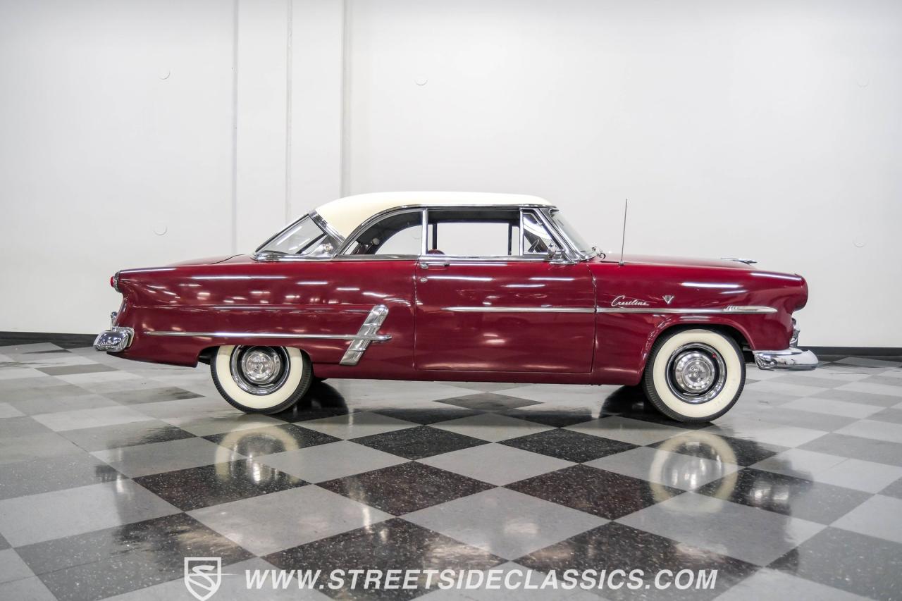 1952 Ford Crestline Victoria