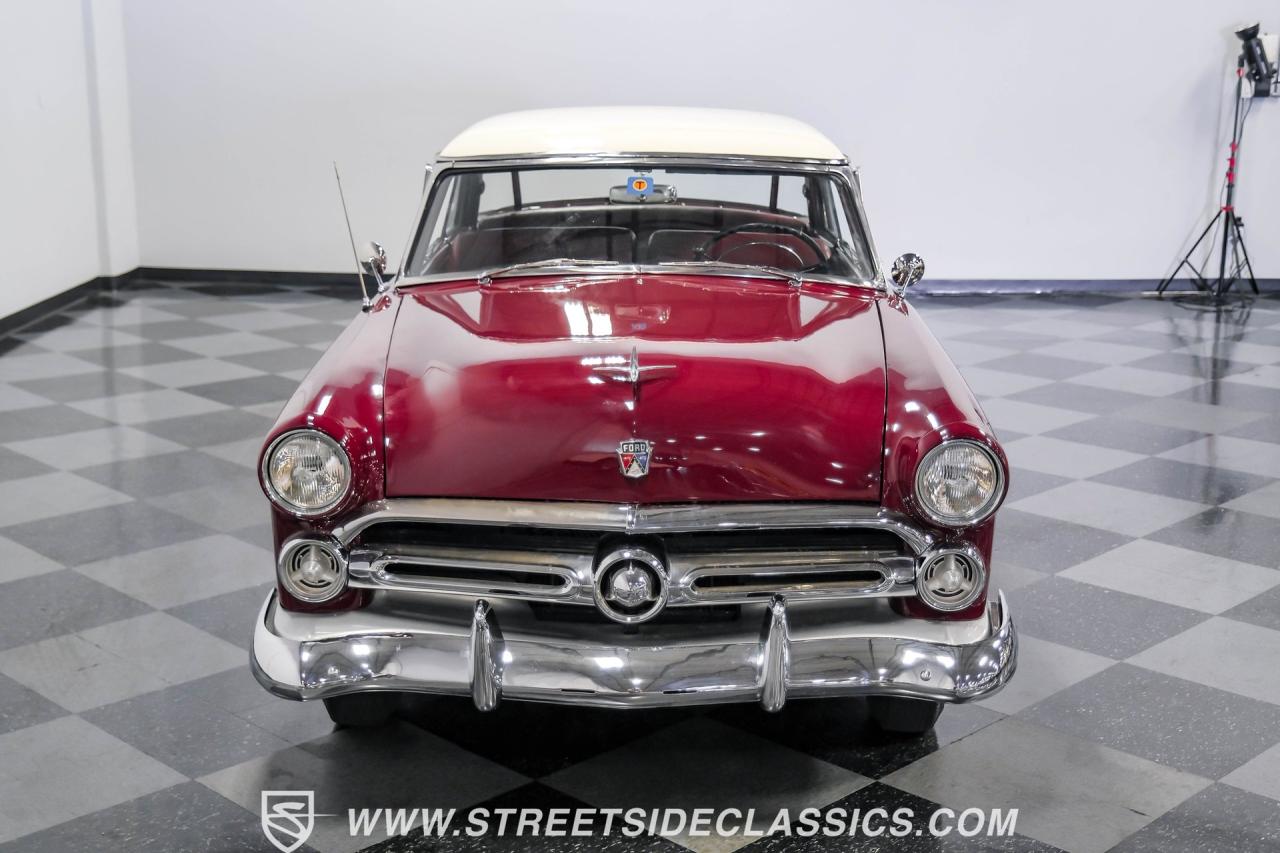 1952 Ford Crestline Victoria