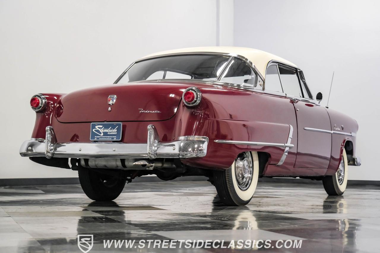 1952 Ford Crestline Victoria