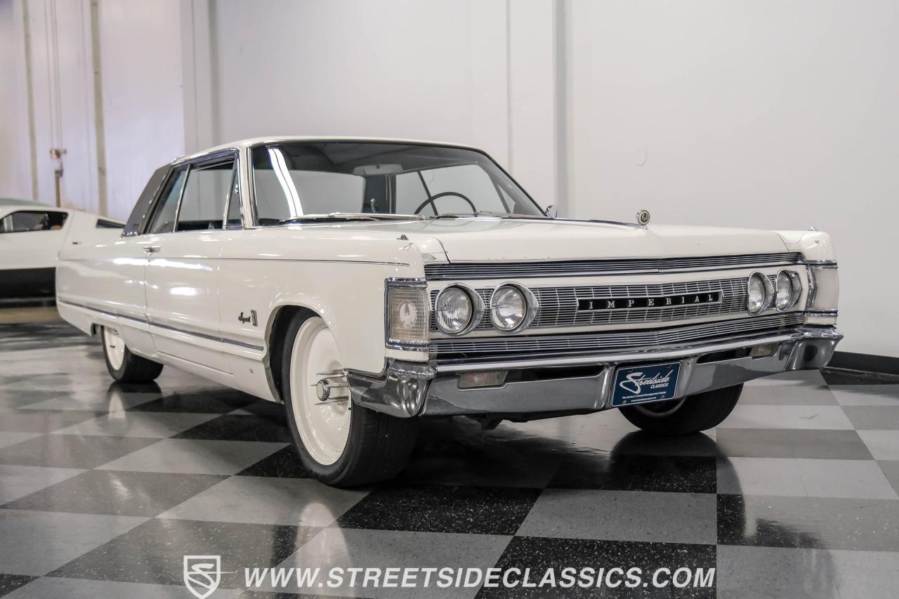 1967 Chrysler Imperial Crown