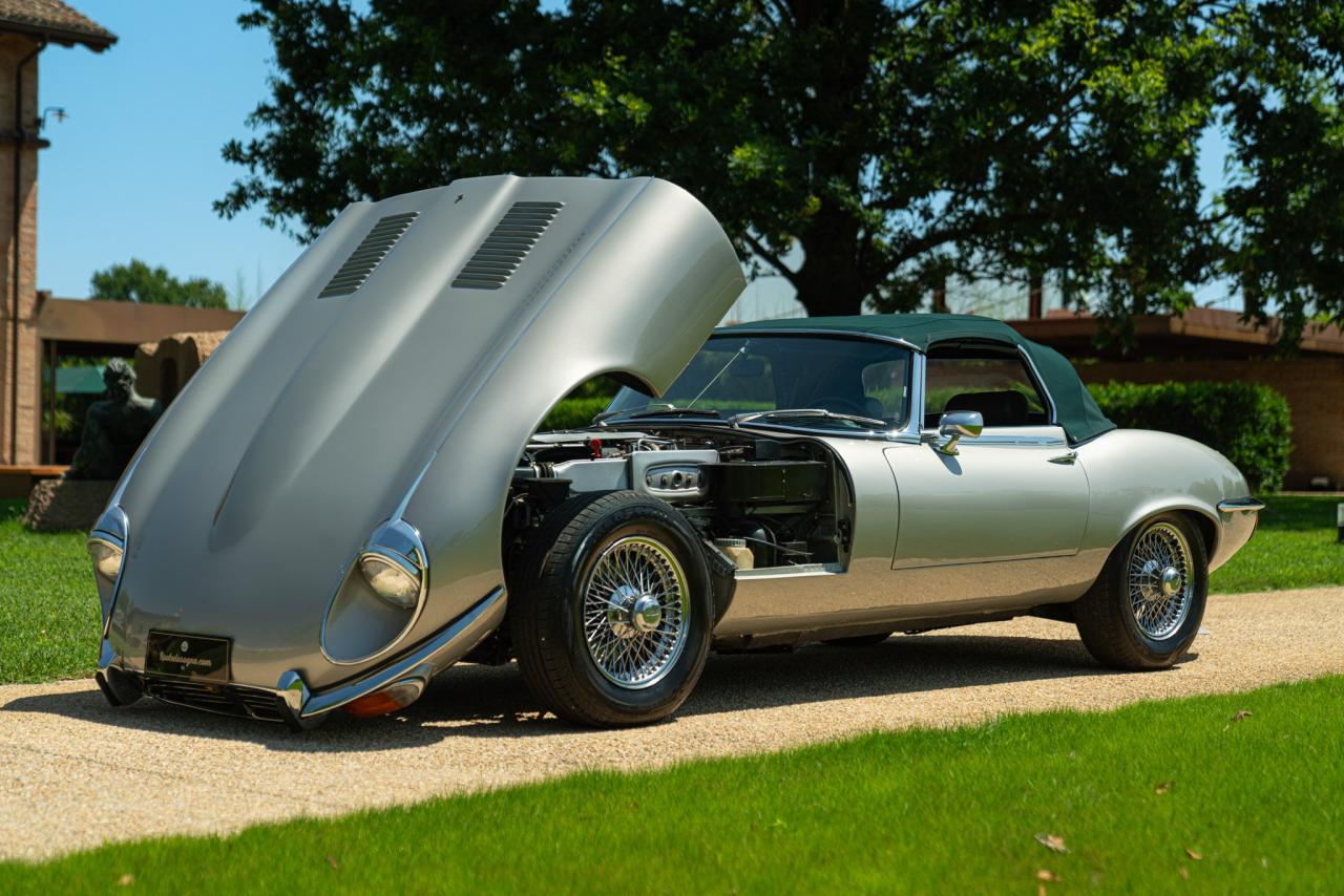 1974 Jaguar E TYPE V12 SPIDER