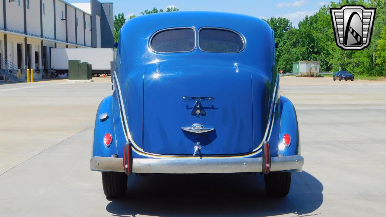 1939 Plymouth Sedan