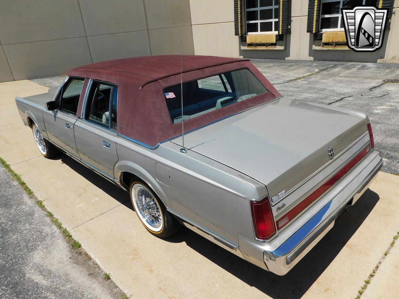 1988 Lincoln Town Car