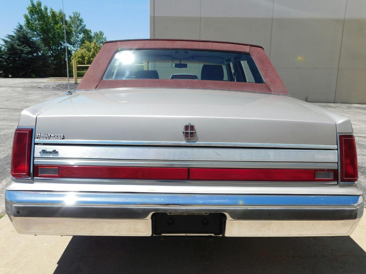 1988 Lincoln Town Car