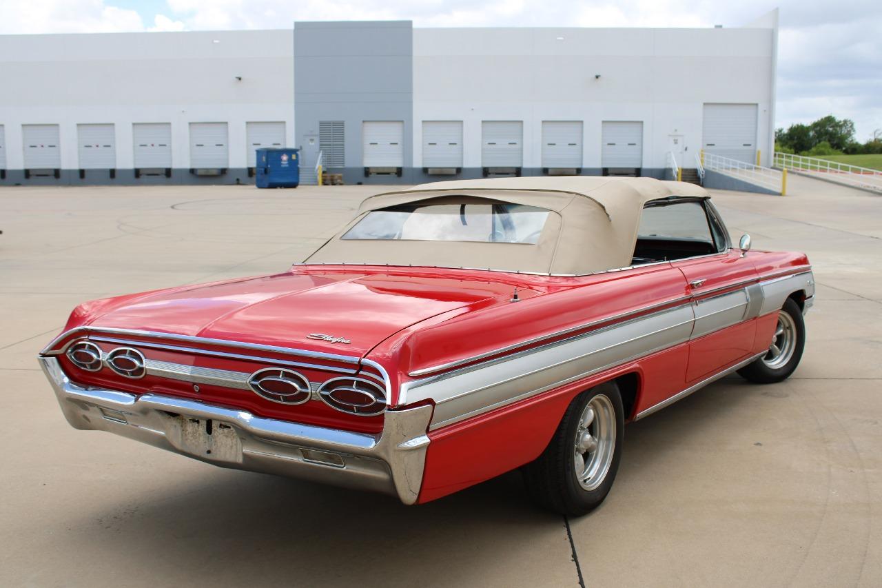 1962 Oldsmobile Starfire