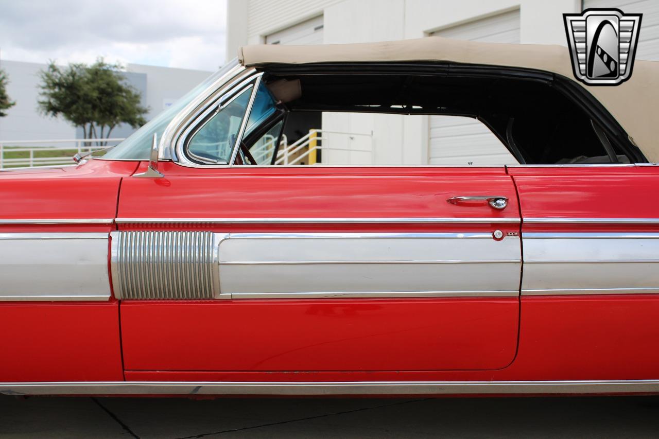 1962 Oldsmobile Starfire