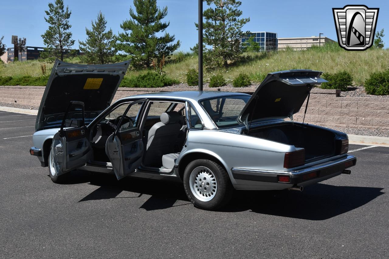 1991 Jaguar XJ6