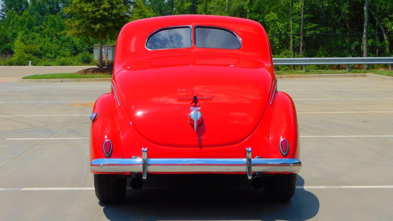 1939 Ford Deluxe