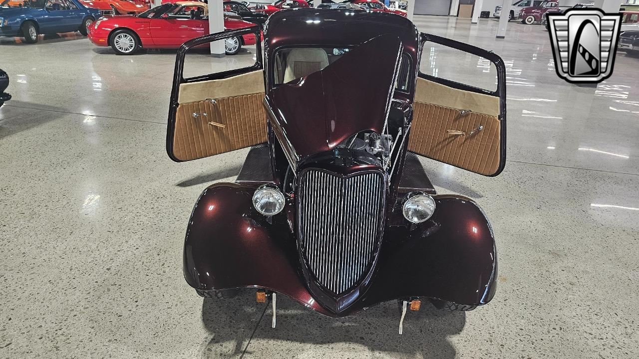 1933 Ford Vicky