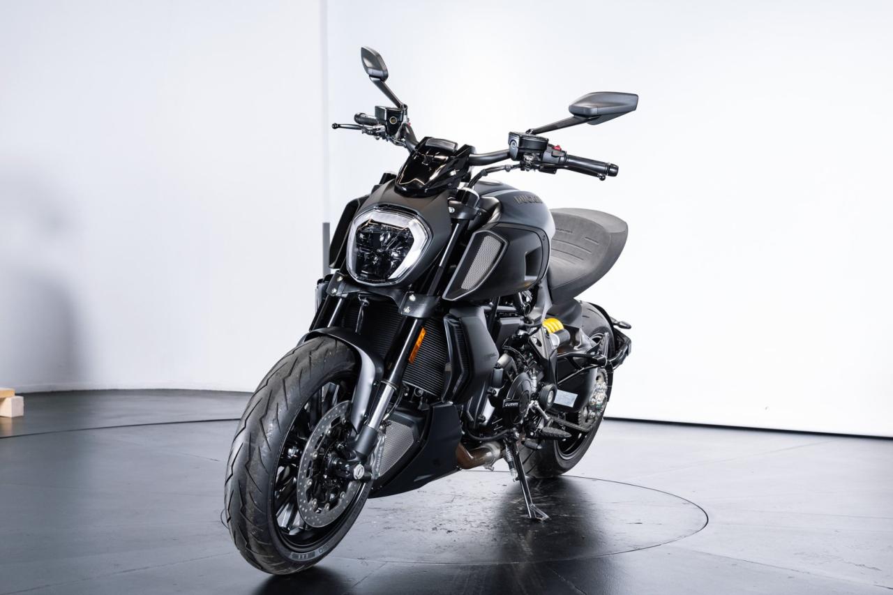 2022 Ducati DUCATI DIAVEL 1260 (KM 0)