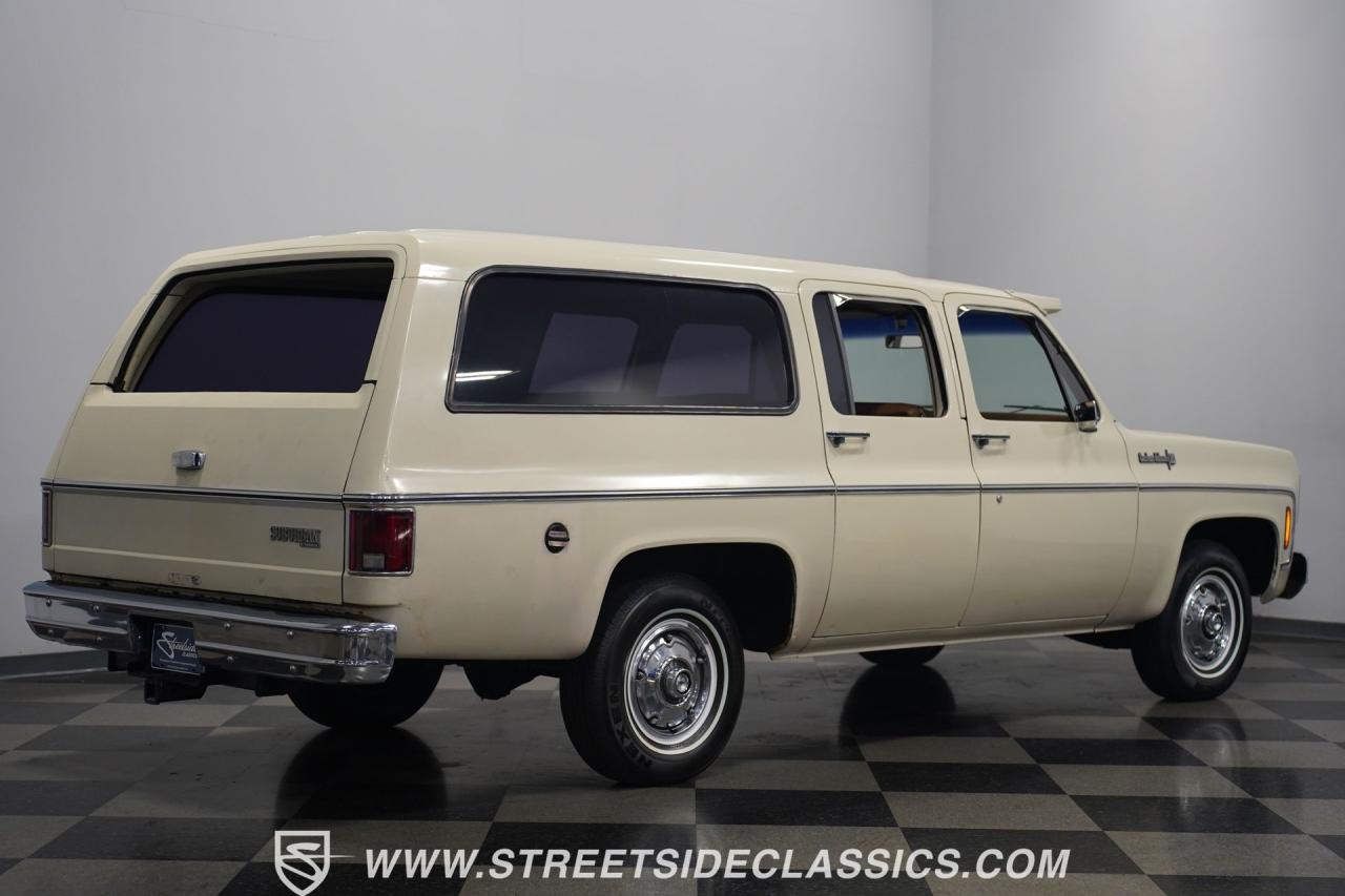 1973 Chevrolet Suburban Custom Deluxe