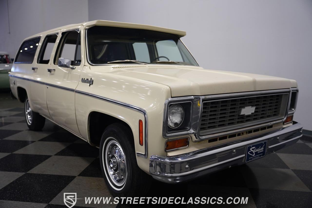 1973 Chevrolet Suburban Custom Deluxe