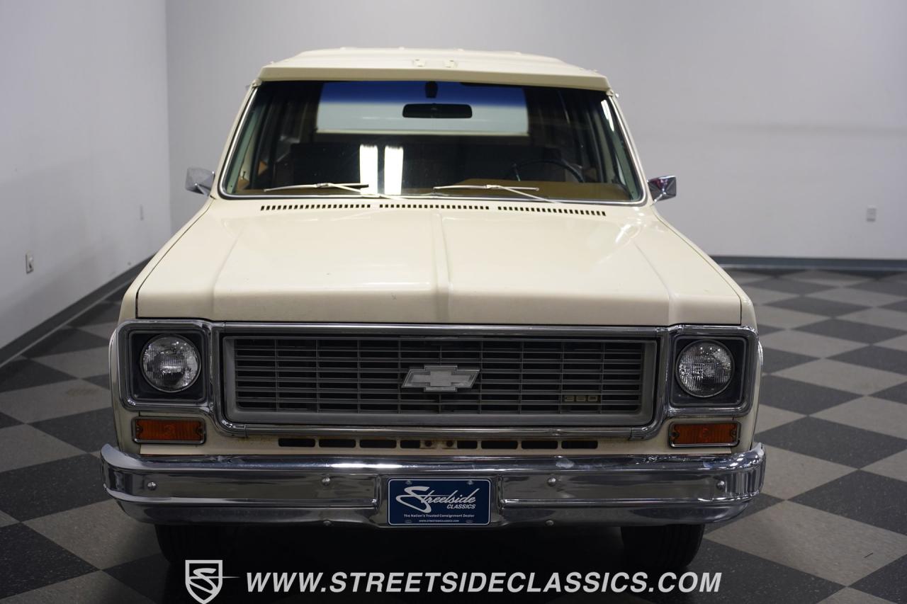 1973 Chevrolet Suburban Custom Deluxe