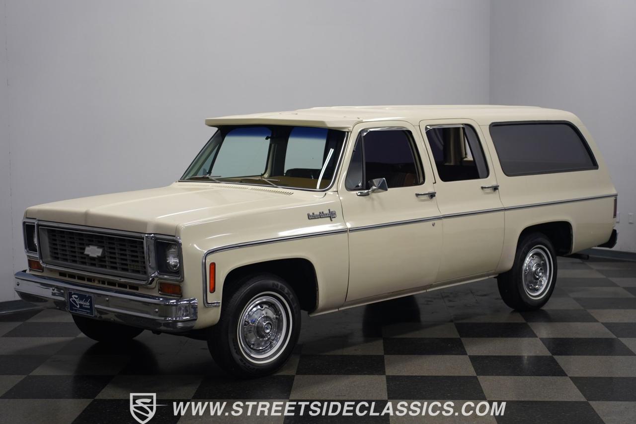 1973 Chevrolet Suburban Custom Deluxe