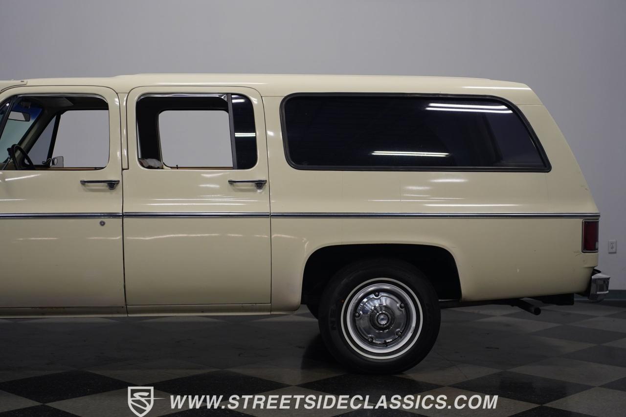 1973 Chevrolet Suburban Custom Deluxe