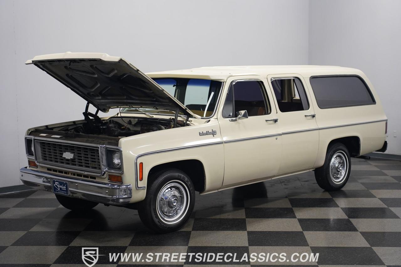 1973 Chevrolet Suburban Custom Deluxe