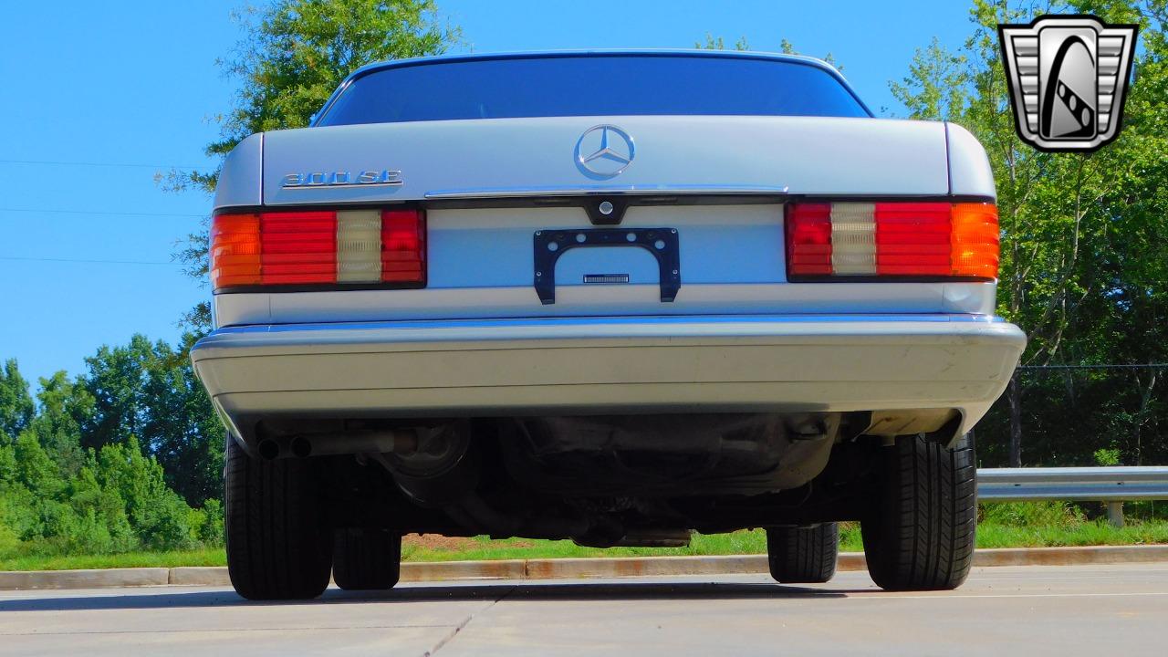 1990 Mercedes - Benz 300SE