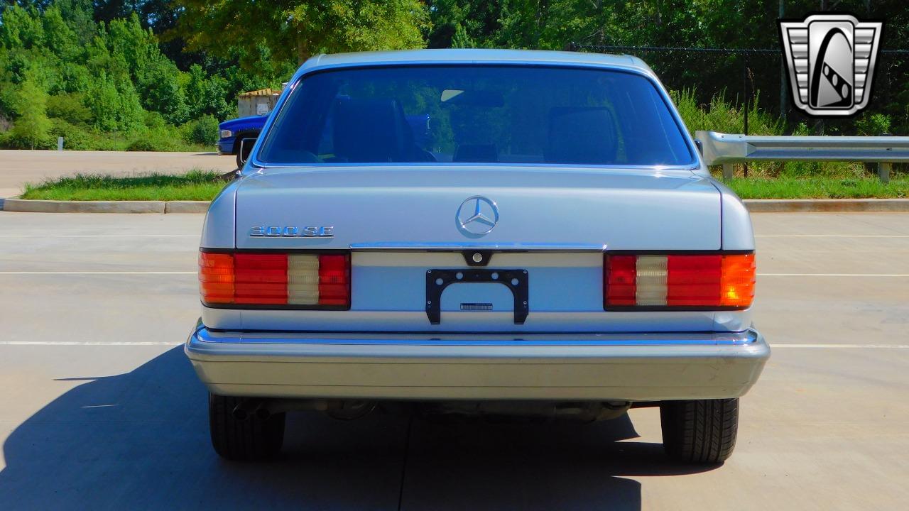 1990 Mercedes - Benz 300SE