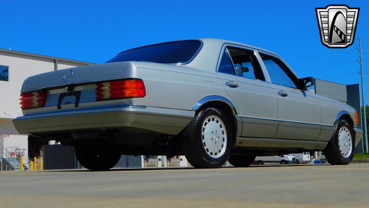 1990 Mercedes - Benz 300SE