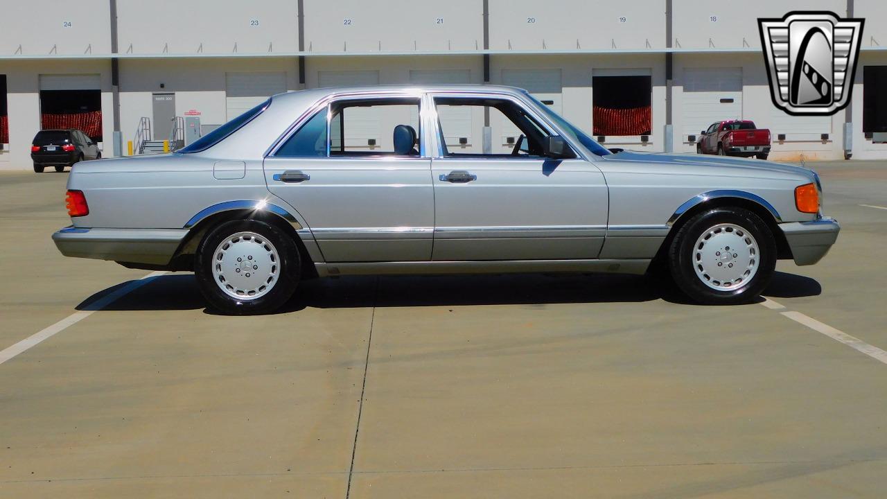 1990 Mercedes - Benz 300SE