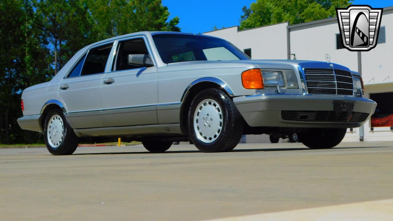 1990 Mercedes - Benz 300SE