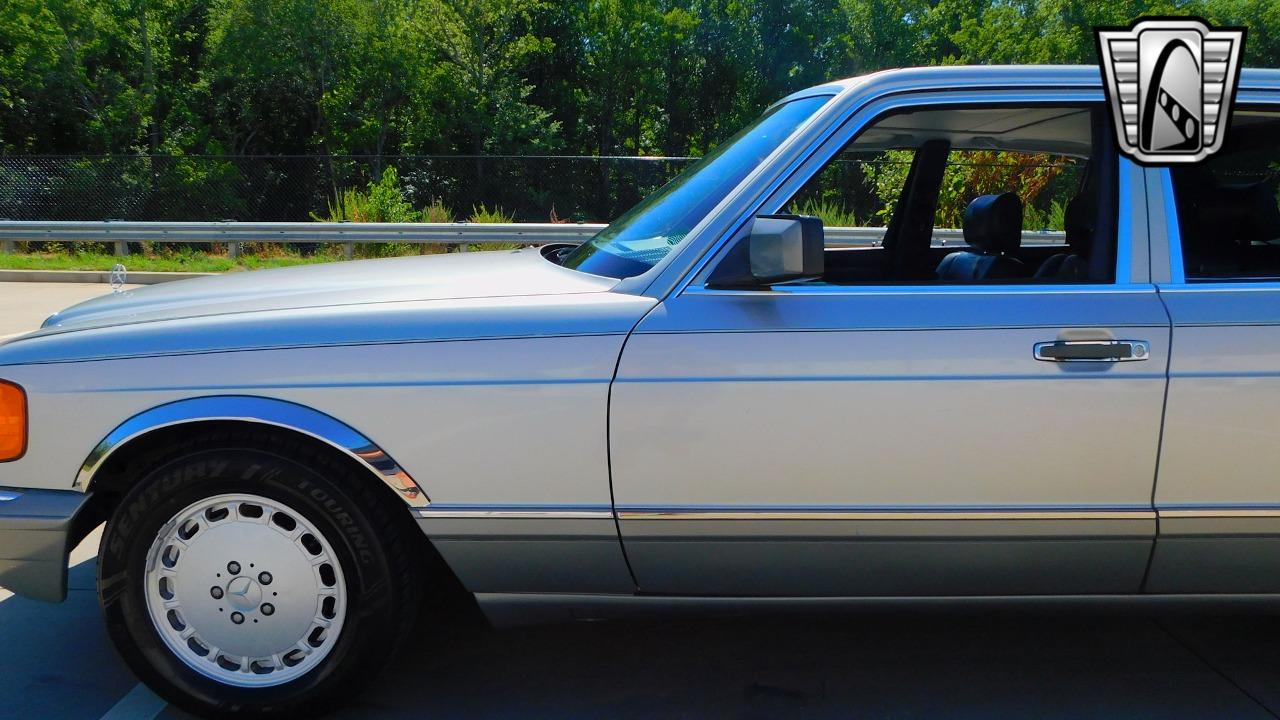 1990 Mercedes - Benz 300SE