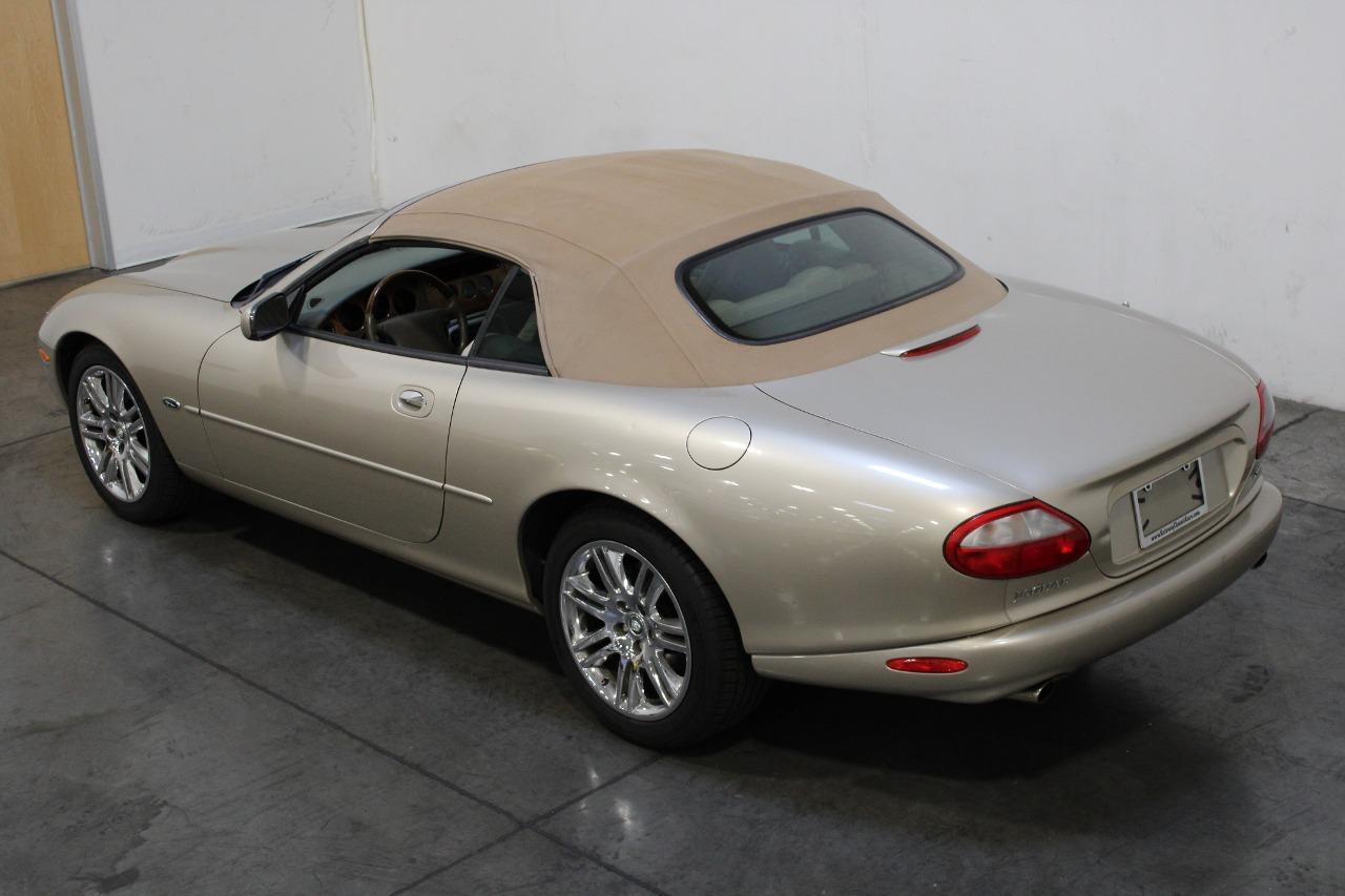 2000 Jaguar XK8