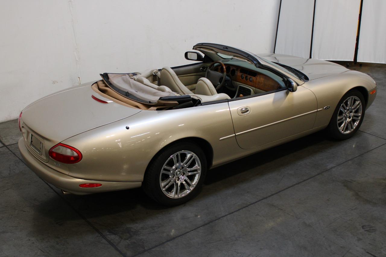 2000 Jaguar XK8