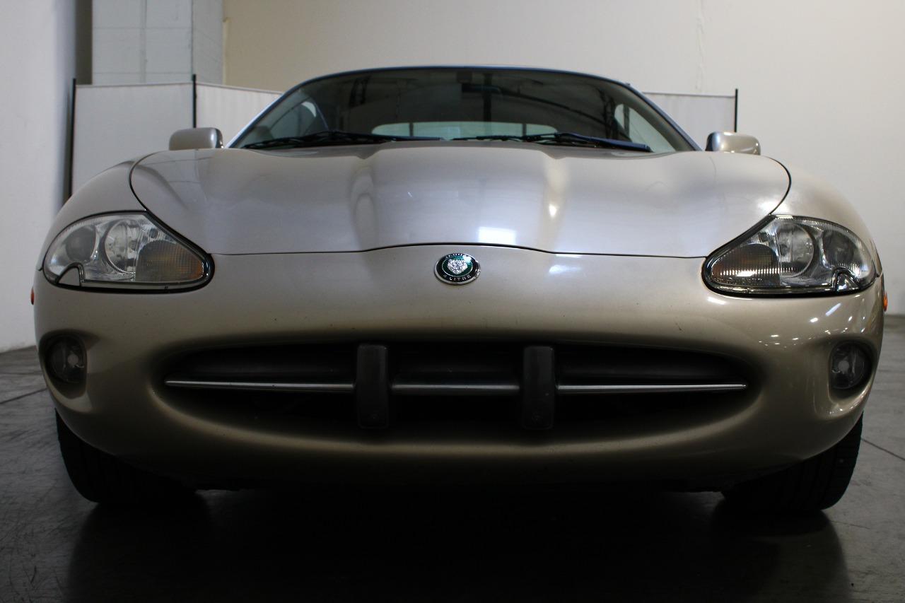 2000 Jaguar XK8