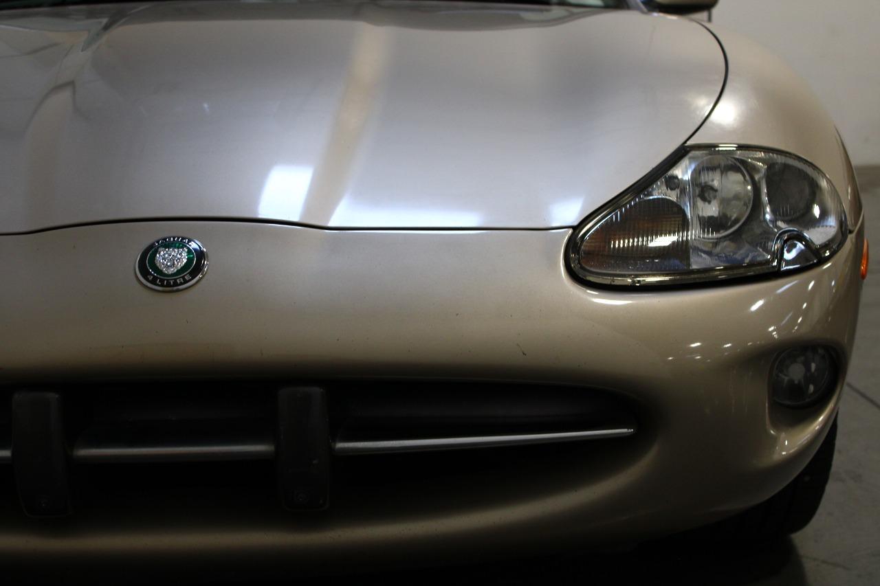 2000 Jaguar XK8