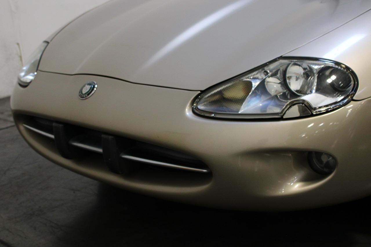 2000 Jaguar XK8