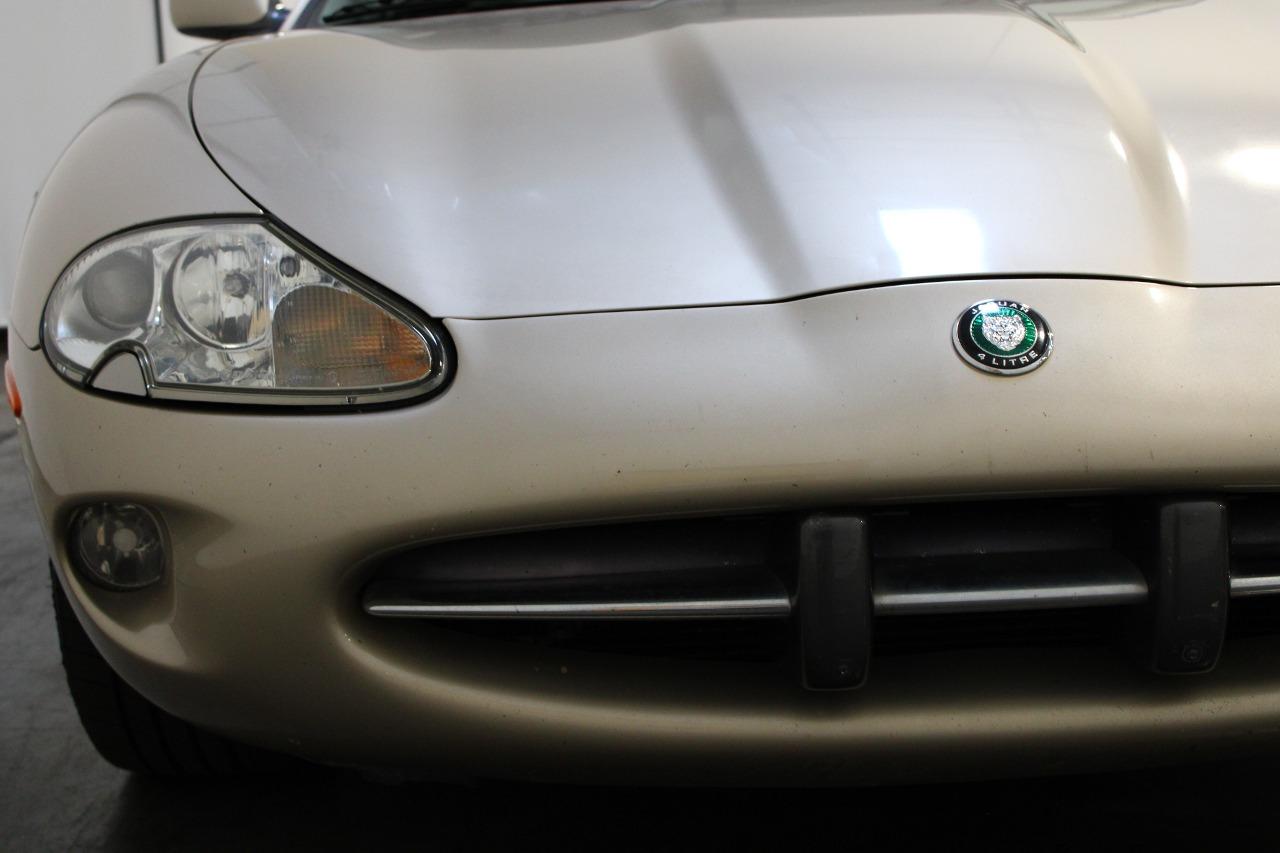 2000 Jaguar XK8