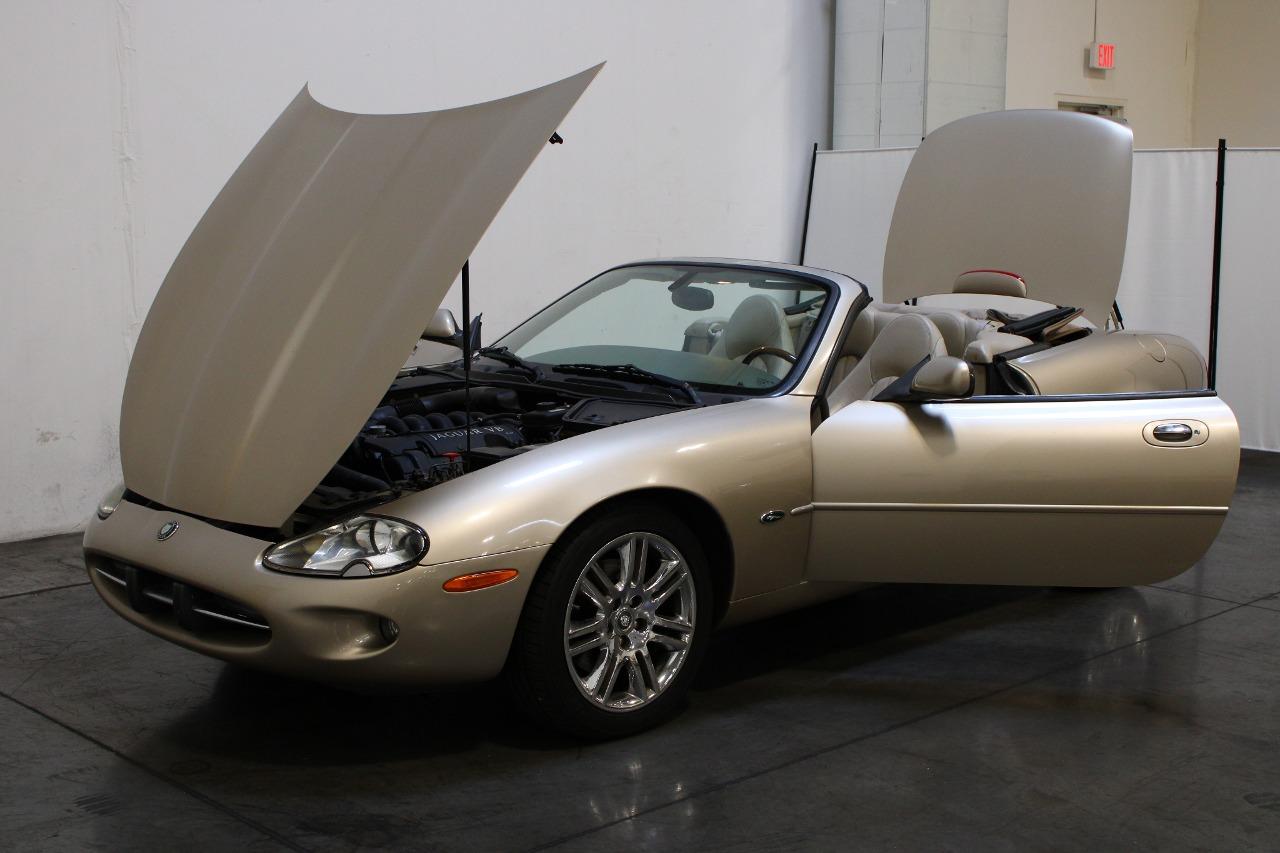 2000 Jaguar XK8