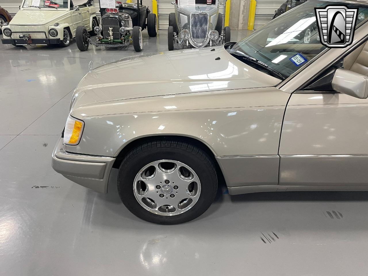 1994 Mercedes - Benz E320