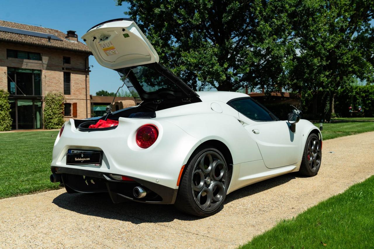 2014 Alfa Romeo 4C LAUNCH EDITION