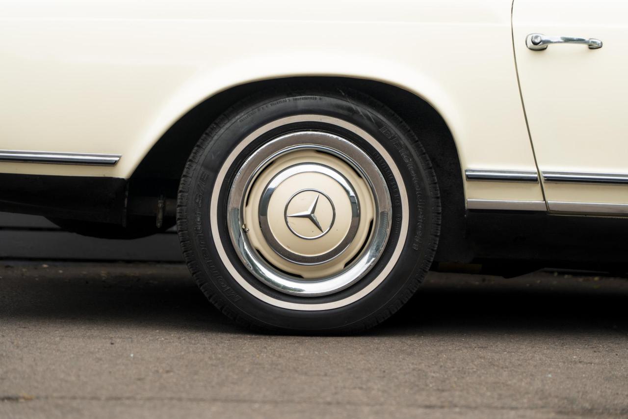 1964 Mercedes - Benz 230SL (W113) Pagoda