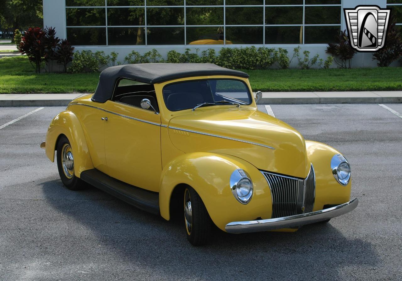 1940 Ford Custom