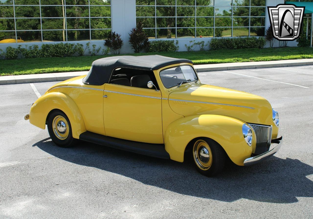 1940 Ford Custom