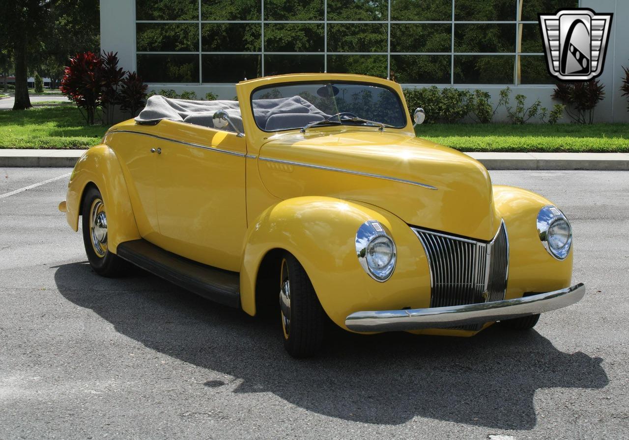 1940 Ford Custom