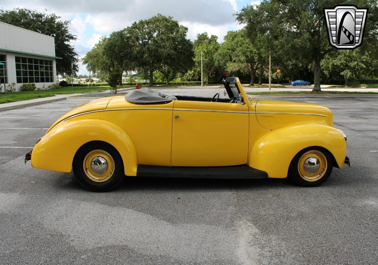 1940 Ford Custom