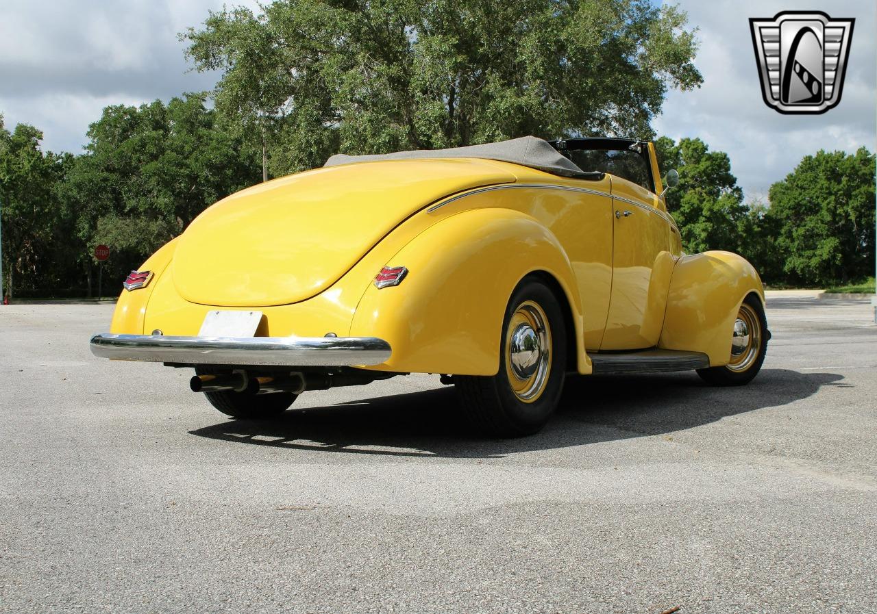 1940 Ford Custom