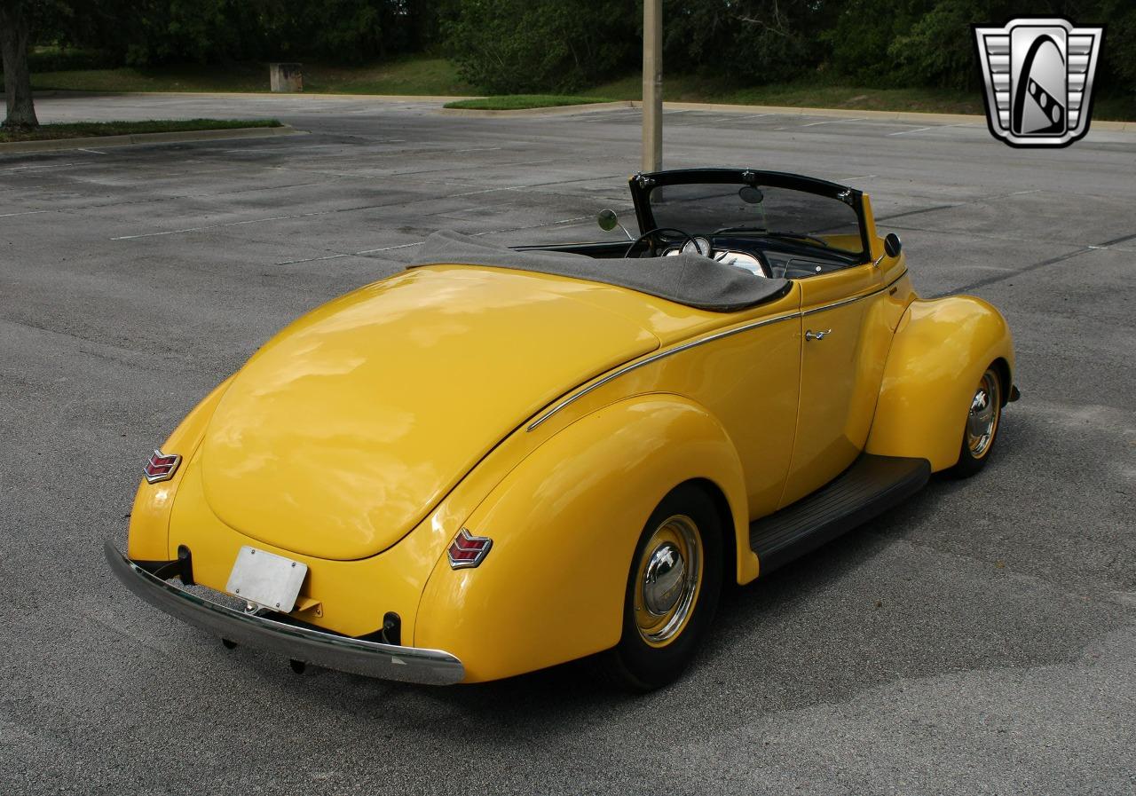 1940 Ford Custom