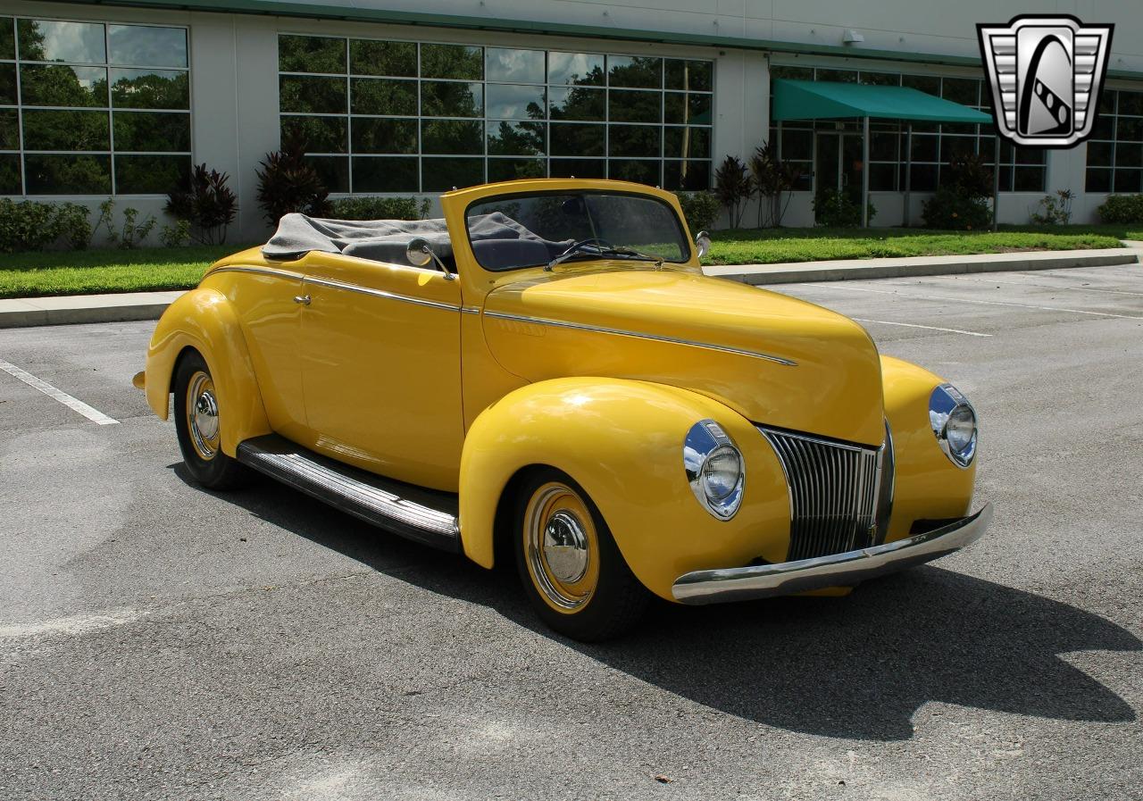 1940 Ford Custom