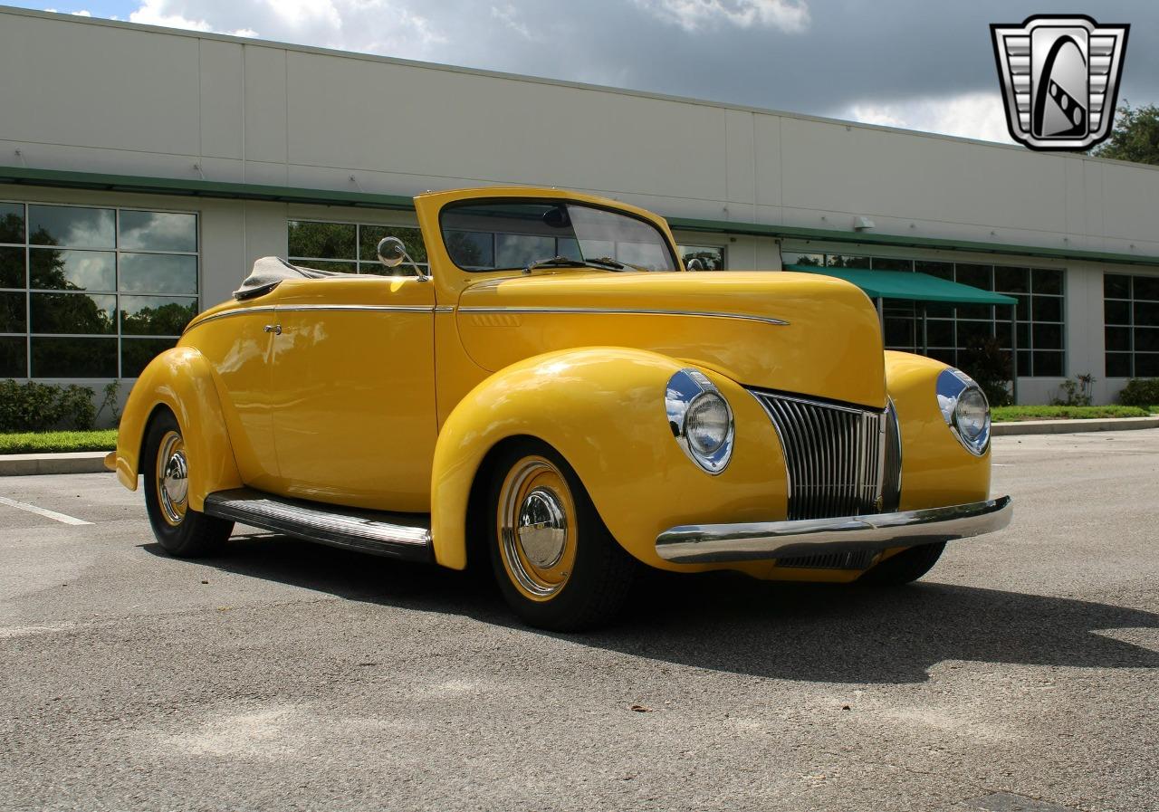 1940 Ford Custom