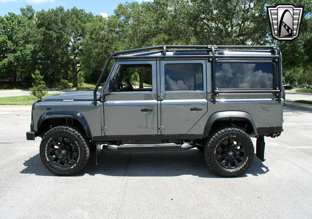 1990 Land Rover Defender