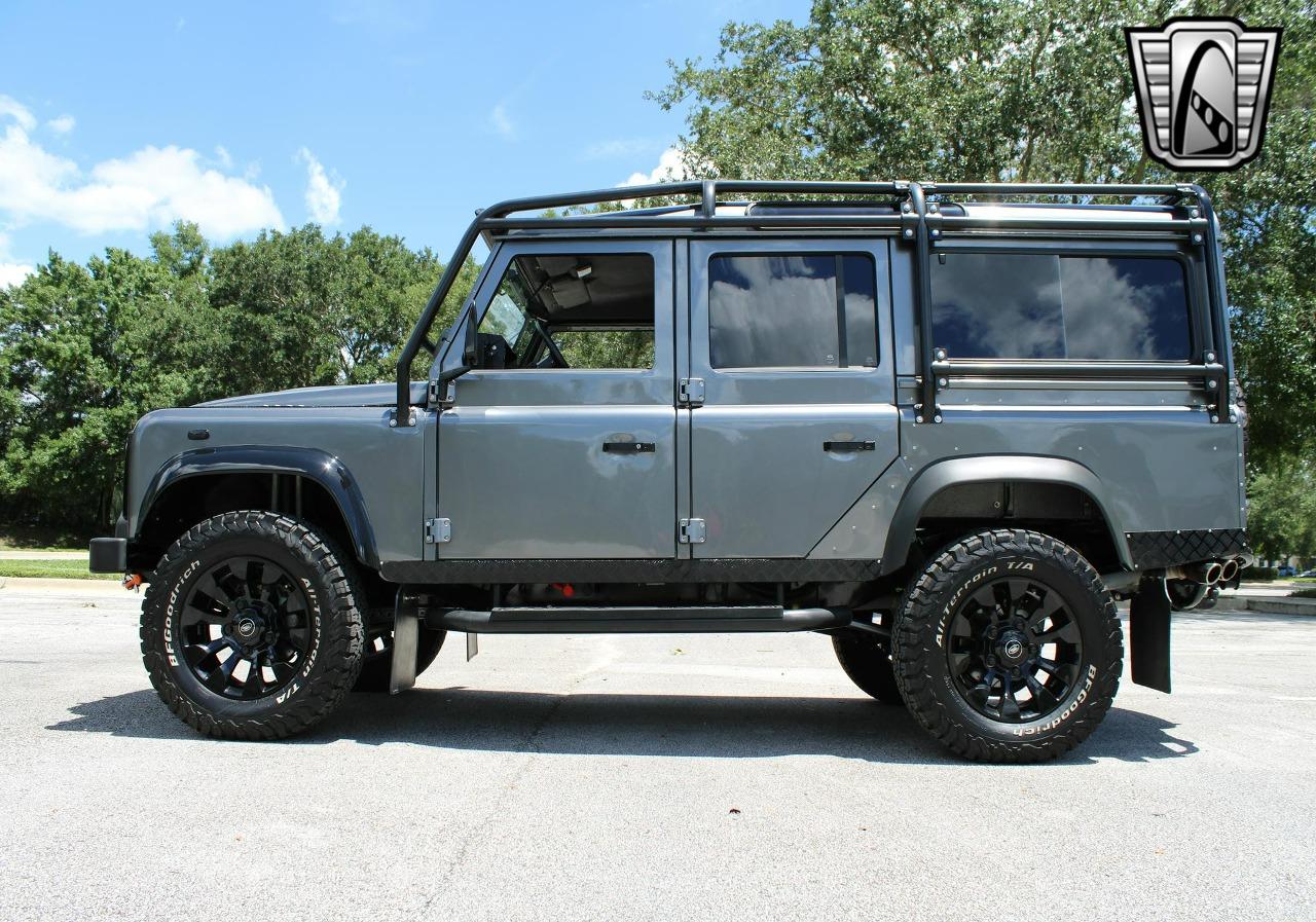 1990 Land Rover Defender