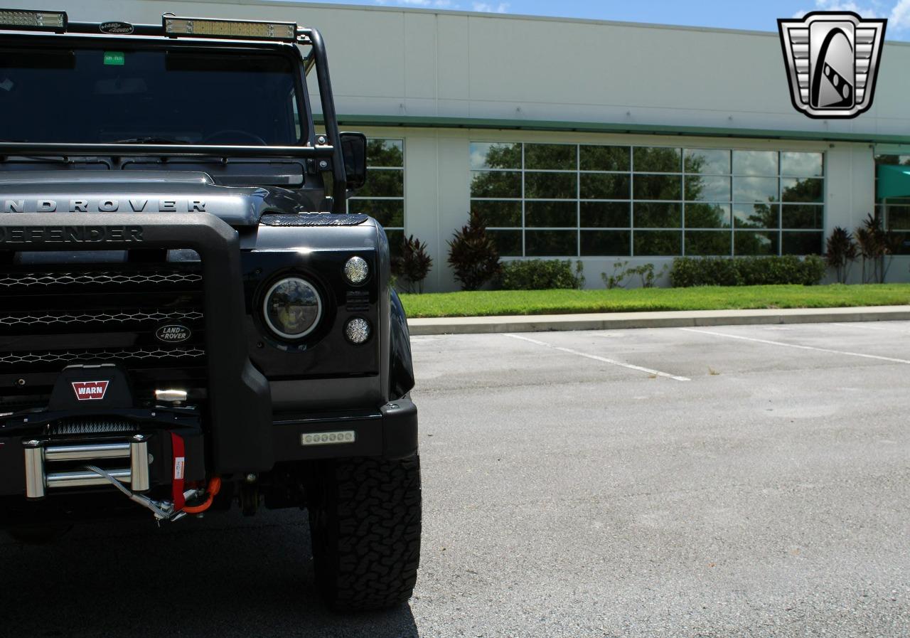 1990 Land Rover Defender