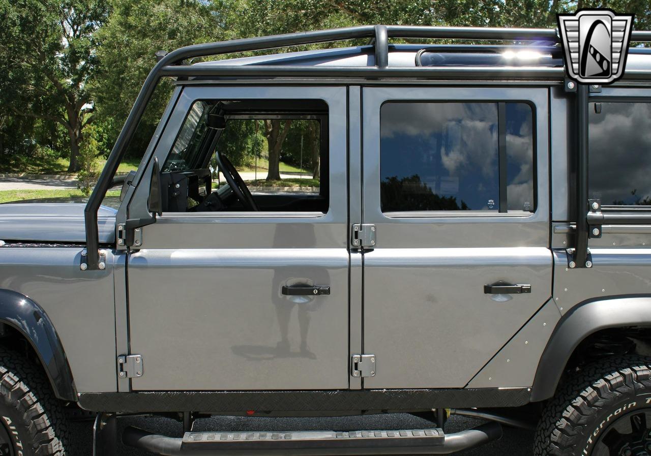 1990 Land Rover Defender